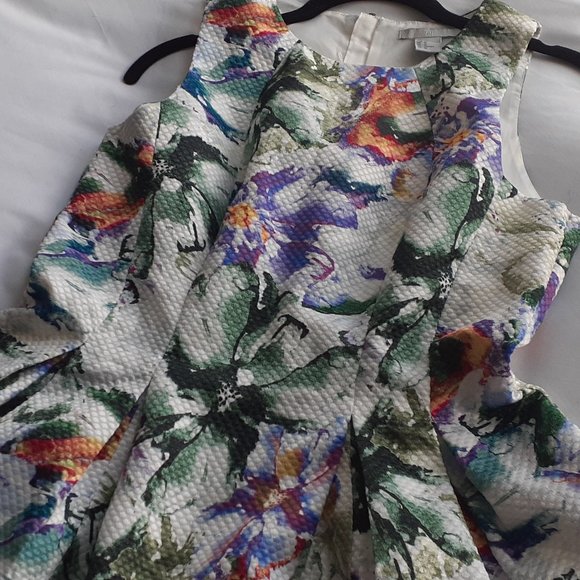 Floral pleated dress - Picture 12 of 12